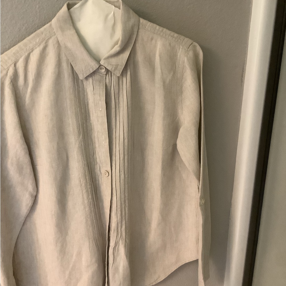 Women’s khaki linen petite Button-Up Shirt